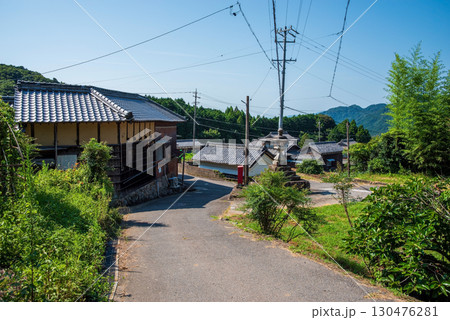 昔ながらの田舎風景（三重県 亀山市 安坂山町 坂本地区） 130476281