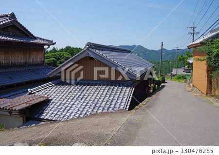 昔ながらの田舎風景（三重県 亀山市 安坂山町 坂本地区） 130476285