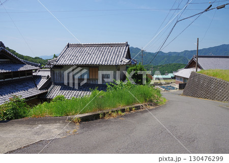 昔ながらの田舎風景（三重県 亀山市 安坂山町 坂本地区） 130476299
