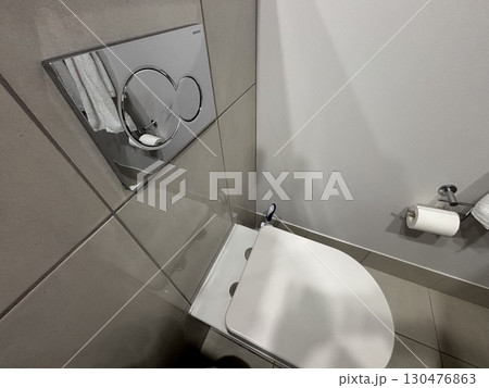 海外のトイレ 130476863
