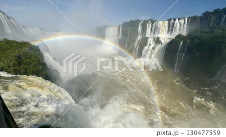 悪魔の喉笛展望台から見える手前の滝 130477559