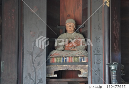 博多旧市街　東長寺六角堂　弘法大師像 130477635