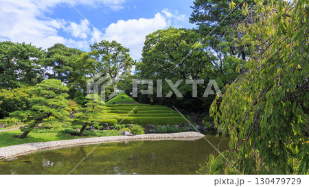 駿河城の紅葉山庭園の夏 130479729