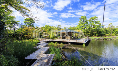 駿河城の紅葉山庭園の夏 130479742