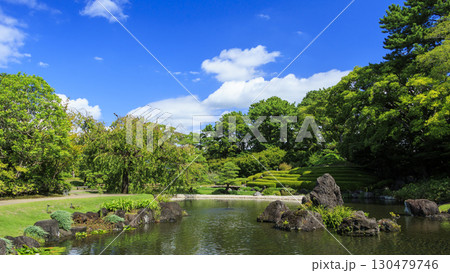 駿河城の紅葉山庭園の夏 130479746