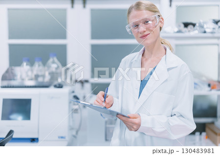 Closeup science doctor medical people hand holding chart sheet check board for medical information 130483981