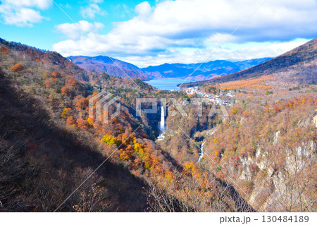 秋　中禅寺湖　華厳の滝　明智平より 130484189