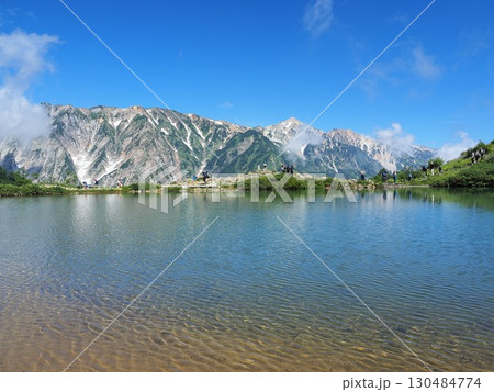 長野県 夏の八方池と背景に後立山連峰 8月 長野県 夏の八方池と背景に後立山連峰 8月 130484774