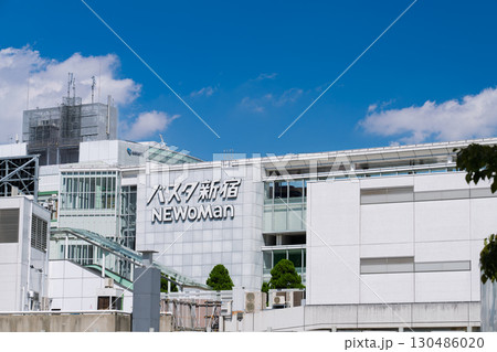 新宿の景観 バスタ新宿　東京都新宿区 130486020