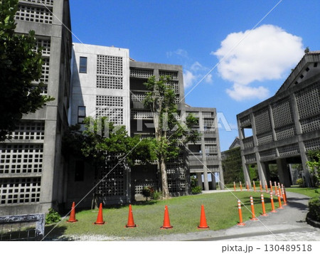 沖縄 首里城周辺の建築物 沖縄 首里城周辺の建築物 130489518