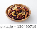 ドライフルーツとナッツ 130490719