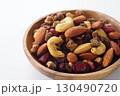 ドライフルーツとナッツ 130490720