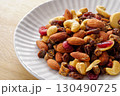 ドライフルーツとナッツ 130490725