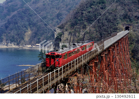 2007年 余部鉄橋を渡るキハ47系普通列車2両 2007年 余部鉄橋を渡るキハ47系普通列車2両 130492611