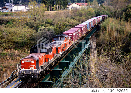 2007年 紀勢本線を走るDD51重連コンテナ貨物列車 2007年 紀勢本線を走るDD51重連コンテナ貨物列車 130492625