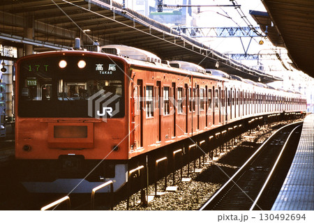 2007年　中央本線を走る201系普通電車10両 130492694