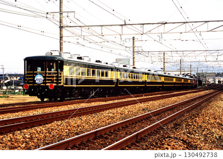 2006年　東海道線を走るサロンカーなにわ 130492738