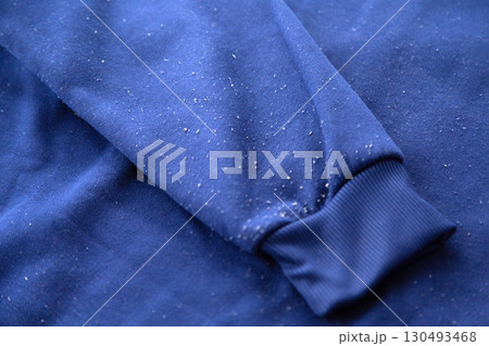 毛玉だらけの古着のスウェットトレーナー 130493468