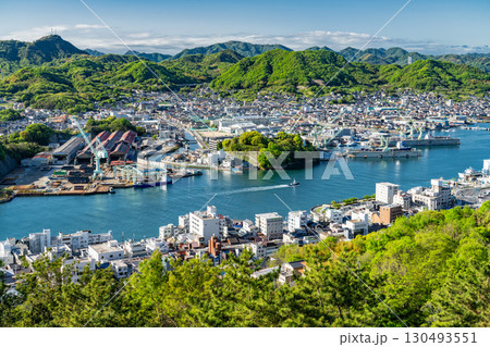 《広島県》尾道の街並み全景・千光寺公園展望台の眺望 《広島県》尾道の街並み全景・千光寺公園展望台の眺望 130493551
