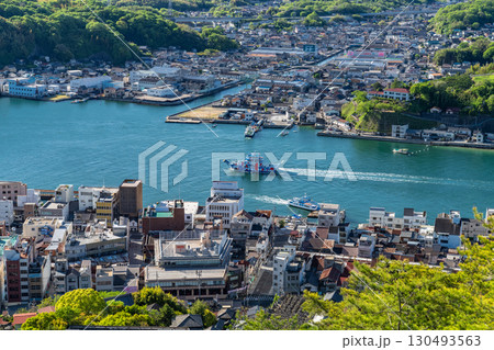 《広島県》尾道の街並み全景・千光寺公園展望台の眺望 130493563