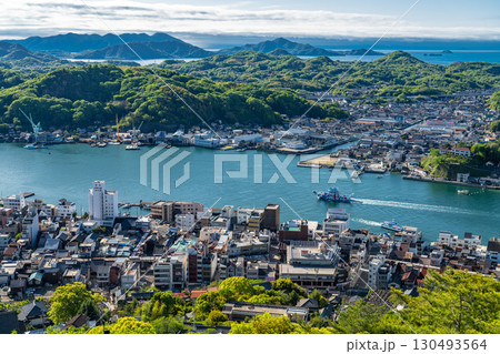《広島県》尾道の街並み全景・千光寺公園展望台の眺望 《広島県》尾道の街並み全景・千光寺公園展望台の眺望 130493564
