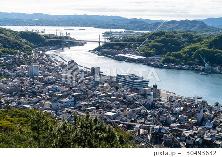《広島県》尾道の街並み全景・千光寺公園展望台の眺望 130493632