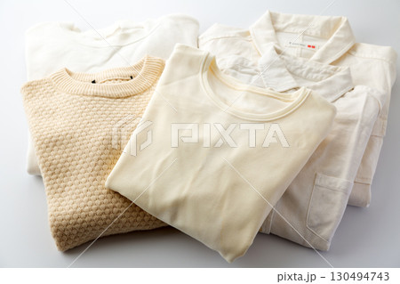 黄ばんだ白い洋服 黄ばんだ白い洋服 130494743