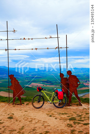 The way of Saint James Alto del Perdon Navarra 130495144