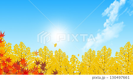 秋の空と紅葉した木 130497661