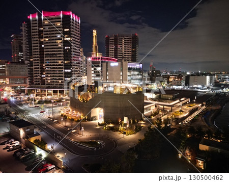 ライトアップされたオーシャンズ・ガーデン付近の空撮 ライトアップされたオーシャンズ・ガーデン付近の空撮 130500462