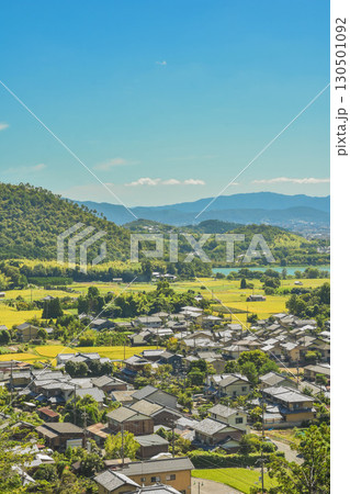 秋の京都　嵯峨野路の田園風景 130501092