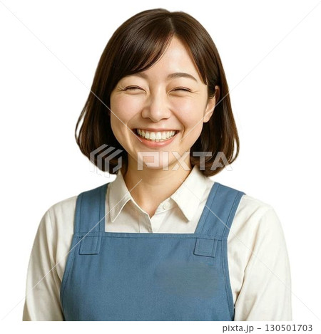 微笑んでいる中年女性 130501703