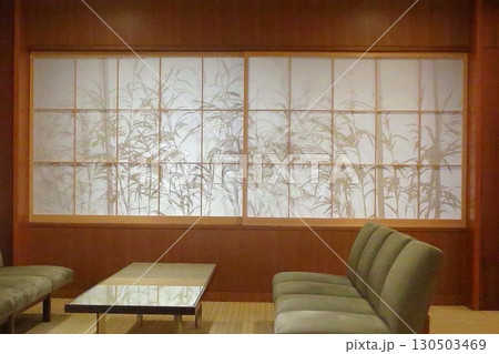 TheOkuraTokyo オークラプレステージ ロビーの障子に透ける竹の影 130503469