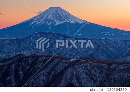 大菩薩連嶺・白谷ノ丸から見る残照の富士山 130504250
