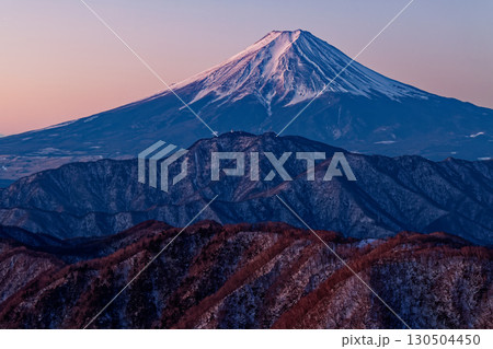 大菩薩連嶺・白谷ノ丸から見る夜明けの富士山 大菩薩連嶺・白谷ノ丸から見る夜明けの富士山 130504450