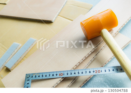 DIYイメージ写真画像の背景　リフォーム道具　工具 130504788