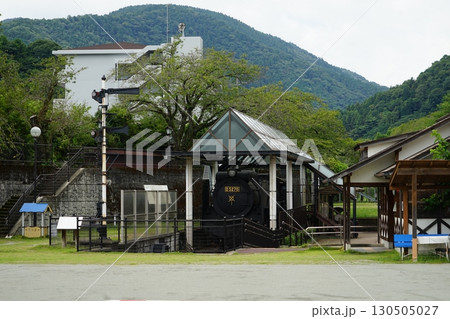 神奈川県足柄上郡山北町のJR御殿場線山北駅の鉄道公園周辺の風景 神奈川県足柄上郡山北町のJR御殿場線山北駅の鉄道公園周辺の風景 130505027