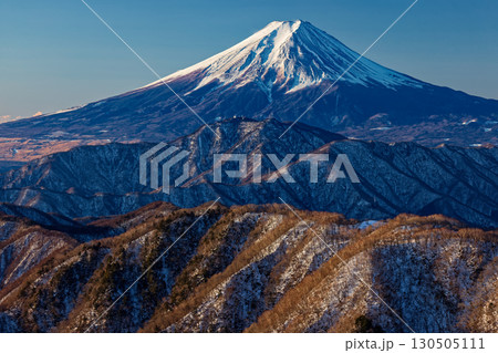 大菩薩連嶺・白谷ノ丸から見る朝の富士山 130505111