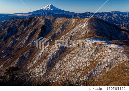 大菩薩連嶺・白谷ノ丸から見る朝の富士山 130505122