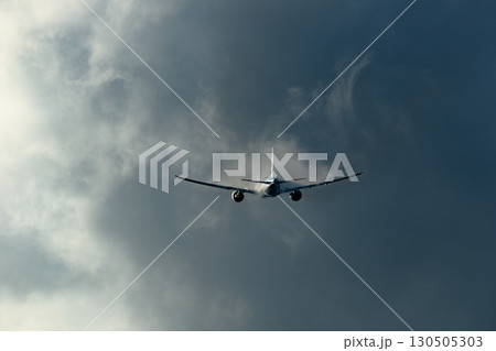 飛行機 さまざまな表情の雲 自然現象 ベイパー 777 飛行機 さまざまな表情の雲 自然現象 ベイパー 777 130505303