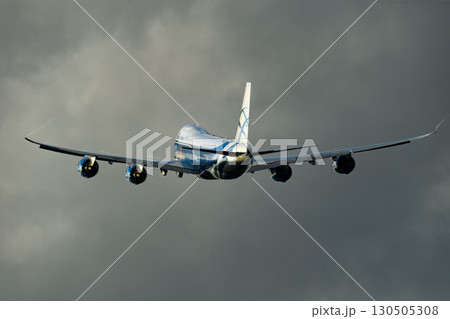 飛行機 さまざまな表情の雲 747 離陸 飛行機 さまざまな表情の雲 747 離陸 130505308