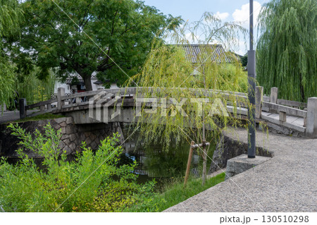 日本の岡山県倉敷市のとても美しい日曜日の風景 日本の岡山県倉敷市のとても美しい日曜日の風景 130510298
