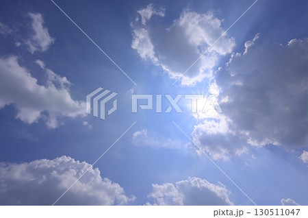 爽やかな青空と太陽 130511047