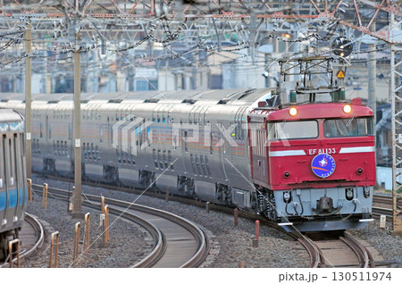 東北本線 尾久-赤羽 JR東日本 EF81-133(田端)+E26系(尾久) カシオペア 東北本線 尾久-赤羽 JR東日本 EF81-133(田端)+E26系(尾久) カシオペア 130511974