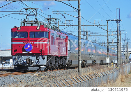 東北本線 栗橋ー東鷲宮 JR東日本 EF81-98(田端)+E26系(尾久) カシオペア 東北本線 栗橋ー東鷲宮 JR東日本 EF81-98(田端)+E26系(尾久) カシオペア 130511976