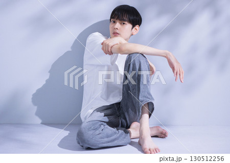 20代男性のビューティーイメージ ポートレート 20代男性のビューティーイメージ ポートレート 130512256