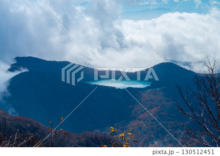 秋の赤城山 130512451