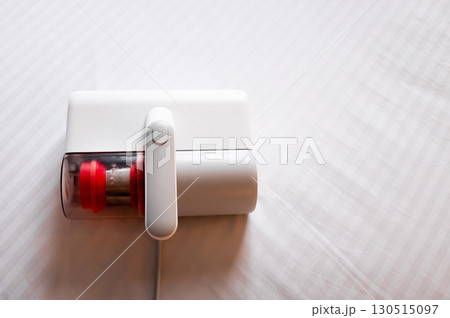 Remove dust mites from your mattress with a UV vacuum cleaner. Specialized vacuum cleaner for disinfection and cleaning of bed linen, mattresses and pillows 130515097