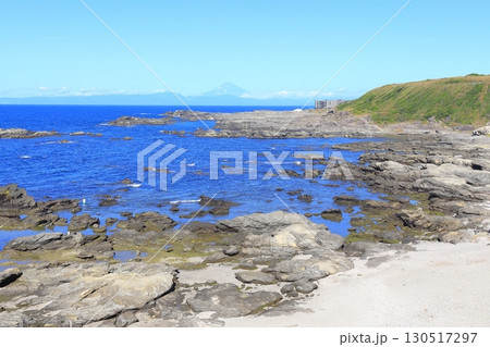 三浦半島から望む富士山 130517297