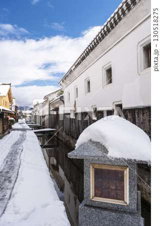 白壁土蔵の雪景色 白壁土蔵の雪景色 130518275